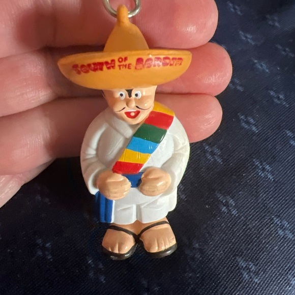 Vintage South Of The Border South Carolina Roadside Attraction Travel Keychain - Picture 8 of 9
